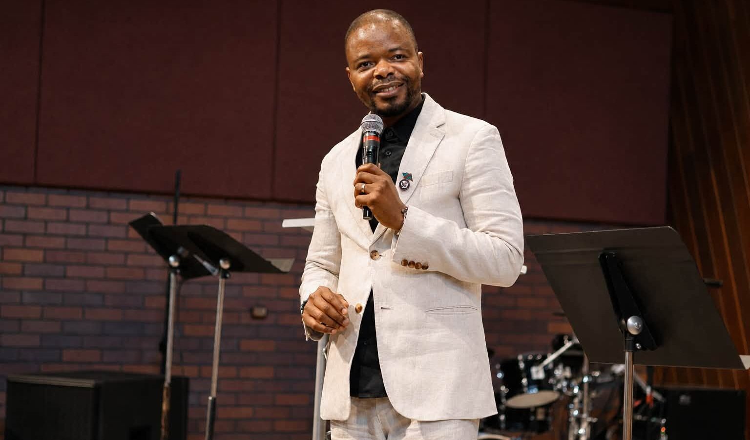Pastor preaching at Valley of Oaks Church
