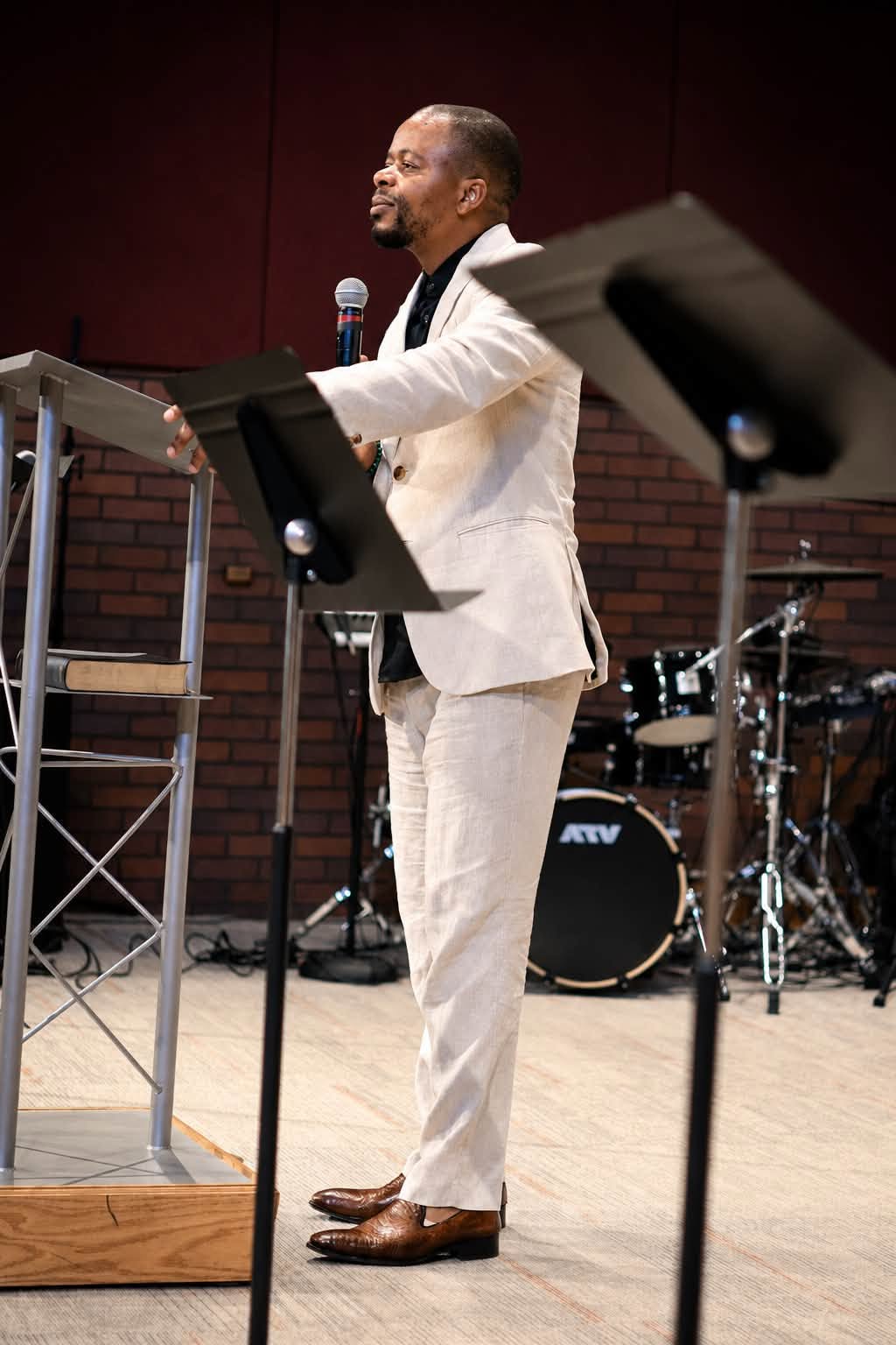 Pastor teaching at Valley of Oaks Church